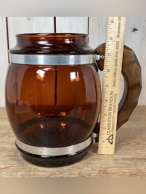 Vintage Siesta Ware LARGE Amber Brown Glass Barrel Jug with Metal/Wood H…